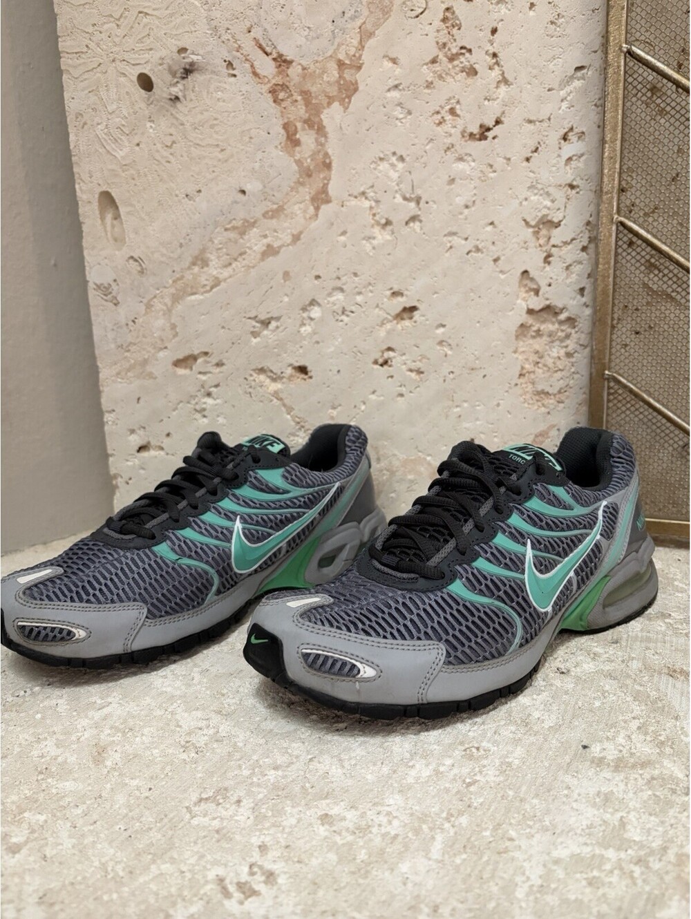 Nike Air Max Torch 4 Women’s Size 9 Grey Mint Green Running Shoes 343851-030